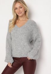 Jasnoszary Sweter z Wełną i Rozszerzanymi Rękawami Sinara. Szare swetry klasyczne damskie Born2be, z wełny, bez kołnierzyka. Za 149.99 zł.