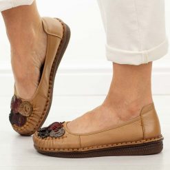 Camelowe skórzane półbuty damskie Potocki 15309. Brązowe półbuty damskie POTOCKI, na jesień, bez wzorów, z jeansu, z okrągłym noskiem, bez obcasa, na płaskiej podeszwie, bez zapięcia. Za 219.00 zł.