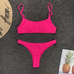 Bikini z ramiączkami na lato plażowe Raye. Czerwone bikini Intica, bez wzorów, z materiału. Za 139.00 zł.