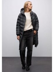 Street One Płaszcz pikowany w kolorze granatowym rozmiar: 44. Niebieskie płaszcze damskie Street One, bez wzorów, bez kaptura. Za 425.06 zł.