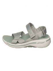 Skechers Sandały "Go Walk" w kolorze szarym rozmiar: 36. Szare sandały damskie Skechers, bez wzorów, z otwartym noskiem, bez obcasa, na koturnie, bez zapięcia. Za 180.49 zł.
