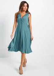 Sukienka T-shirtowa. Niebieskie sukienki damskie bonprix, bez wzorów, eleganckie, bez ramiączek. Za 139.99 zł.