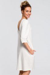 Sukienka oversize na co dzień bawełniana dekolt V na plecach ecru. Sukienki damskie MOE, bez wzorów, z bawełny, biznesowe, bez ramiączek. Za 289.00 zł.