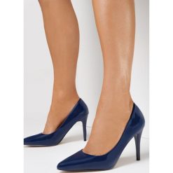Niebieskie Szpilki Thereia. Niebieskie szpilki damskie Born2be, bez wzorów, bez obcasa, na szpilce, bez zapięcia. Za 79.99 zł.