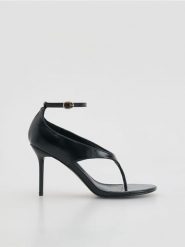 Sandały na szpilce - czarny. Czarne sandały damskie Reserved, bez wzorów, ze skóry, bez obcasa, na szpilce, bez zapięcia. Za 169.99 zł.