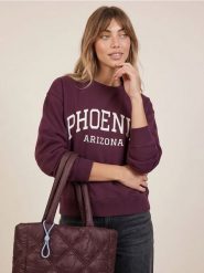 Dresowa bluza crewneck z napisem - bordowy. Czerwone bluzy damskie Sinsay, l, bez wzorów, z dresówki, bez kaptura. Za 35.99 zł.
