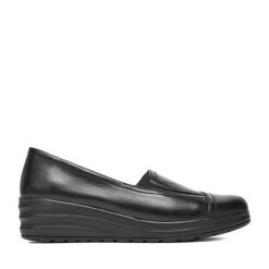 Półbuty Go Soft. Czarne czółenka damskie GO SOFT, bez wzorów, bez obcasa, na koturnie. Za 219.99 zł.
