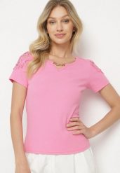 Fuksjowy Bawełniany T-shirt z Łańcuszkiem i Koronką Liraveira. Czerwone t-shirty damskie Born2be, m, z aplikacjami, z bawełny, bez kołnierzyka. Za 39.99 zł.