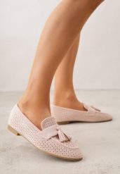 Różowe Mokasyny z Imitacji Zamszu z Ozdobną Perforacją i Frędzlami Yenone. Czerwone mokasyny damskie Born2be, z jeansu, bez obcasa. Za 89.99 zł.