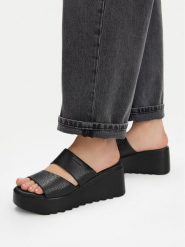 G-Star Raw Klapki CEO-WI16-14944-02 Czarny. Czarne klapki damskie G-Star, bez wzorów, ze skóry, bez obcasa, bez zapięcia. Za 149.99 zł.