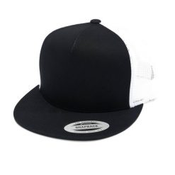 Klasyczna Dwukolorowa Czapka Z Daszkiem. Białe czapki z daszkiem damskie FLEXFIT, bez wzorów. Za 51.99 zł.