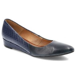Granatowe Czółenka Maciejka Eleganckie Skórzane Buty. Niebieskie czółenka damskie Maciejka, bez wzorów, ze skóry, bez obcasa, na koturnie. Za 189.00 zł.