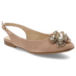 Beżowe Sandały Armodo Eleganckie Obuwie Damskie. Brązowe sandały damskie Armodo, z aplikacjami, ze skóry, bez obcasa, bez zapięcia. Za 489.00 zł.
