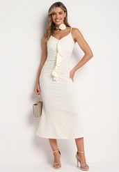 Jasnobeżowa Koktajlowa Sukienka na Ramiączkach Ozdobiona Rozcięciem i Falbanką z Chokerem Różą Dilidia. Brązowe sukienki damskie Born2be, bez wzorów, bez ramiączek. Za 139.99 zł.