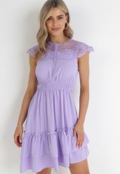 Fioletowa Koronkowa Sukienka Mini z Gumką w Pasie i Falbanką Difro. Fioletowe sukienki damskie Born2be, bez wzorów, z koronki, bez ramiączek. Za 209.99 zł.