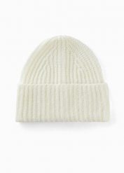 Czapka dzianinowa. Białe czapki damskie bonprix, bez wzorów, z dzianiny. Za 52.99 zł.
