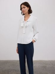 BGN Bluzka w kolorze białym rozmiar: 36. Białe bluzki damskie BGN, bez wzorów, bez kołnierzyka, bez ramiączek. Za 78.99 zł.