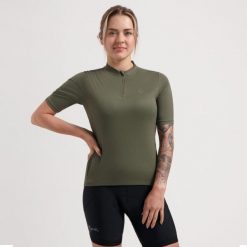 Koszulka rowerowa damska Rogelli Core. Zielone koszulki damskie Rogelli, xl, bez wzorów, bez kołnierzyka, bez ramiączek. Za 146.00 zł.