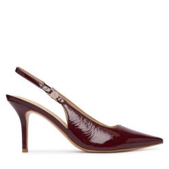 Szpilki Guess. Czerwone szpilki damskie Guess, z aplikacjami, bez obcasa, na szpilce, bez zapięcia. Za 634.99 zł.