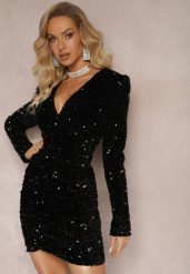 Czarna Dopasowana Sukienka Kopertowa w Cekiny Vionella. Czarne sukienki damskie Renee, z aplikacjami, eleganckie, bez ramiączek. W wyprzedaży za 160.99 zł.