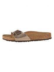 Birkenstock Klapki w kolorze złotym rozmiar: 41. Żółte klapki damskie Birkenstock, bez wzorów, z otwartym noskiem, bez obcasa, bez zapięcia. Za 319.95 zł.