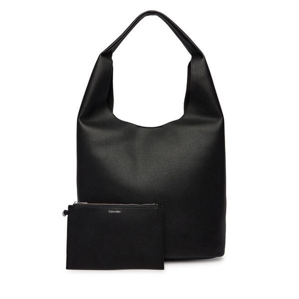 Torebka Calvin Klein. Czarne shopper bag Calvin Klein, bez wzorów, bez dodatków. Za 389.99 zł.