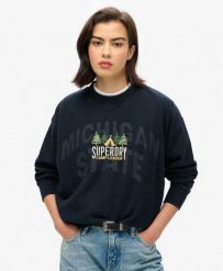 Superdry Bluza damska Travel Souvenir Loose Crew 100% bawełna. Niebieskie bluzy damskie Superdry, uniwersalny, bez wzorów, z bawełny, bez kaptura. Za 301.15 zł.