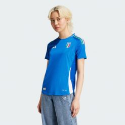 Koszulka Italy Women's Team 2024 Home Authentic. Niebieskie bluzki damskie Adidas, s, bez wzorów, bez kołnierzyka, bez ramiączek. Za 699.00 zł.