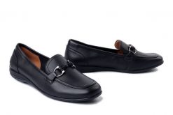 JOSEF SEIBEL 74834 68 105 Fenja 34 black-black, półbuty damskie. Czarne półbuty damskie Josef Seibel, bez wzorów, ze skóry, bez obcasa, bez zapięcia. Za 339.91 zł.