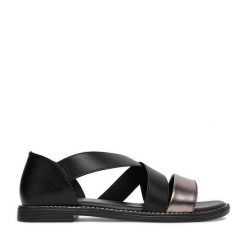 Sandały Lasocki. Czarne sandały damskie Lasocki, bez wzorów, bez obcasa, na płaskiej podeszwie, bez zapięcia. Za 139.99 zł.
