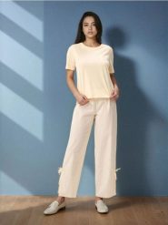 Wiskozowa piżama dwuczęściowa - żółty. Żółte piżamy damskie Sinsay, bez wzorów, z wiskozy, bez ramiączek. Za 59.99 zł.