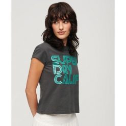 Koszulka z krótkim rękawem z błyszczącym retro logo. Czarne koszulki sportowe damskie Superdry, bez wzorów, bez ramiączek. W wyprzedaży za 127.95 zł.