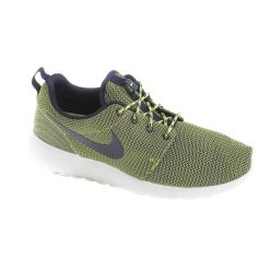 Trampki Damskie Rosherun. Zielone trampki damskie Nike, bez wzorów, bez zapięcia. Za 449.99 zł.
