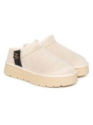 Blackfield Botki zimowe "Edila" w kolorze beżowym rozmiar: 38. Brązowe botki damskie Blackfield, na zimę, bez obcasa, na platformie, bez zapięcia. Za 160.96 zł.