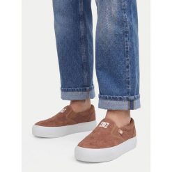 Tenisówki DC Shoes. Brązowe trampki damskie DC Shoes, bez wzorów, bez zapięcia. Za 199.99 zł.