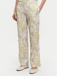 Calvin Klein Spodnie materiałowe K20K208425 Kolorowy Regular Fit. Spodnie materiałowe damskie Calvin Klein, bez wzorów, z materiału. Za 489.99 zł.