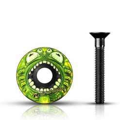 Czapka górna Riesel Design Stem Monster. Zielone czapki damskie RIESEL DESIGN, bez wzorów, z materiału. Za 151.50 zł.
