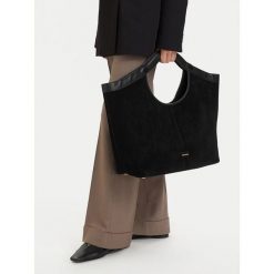 Torebka GINO ROSSI. Czarne shopper bag Gino Rossi, bez dodatków. Za 699.99 zł.