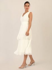 APART Sukienka w kolorze kremowym rozmiar: 42. Brązowe sukienki damskie Apart, bez wzorów, bez ramiączek. Za 391.99 zł.