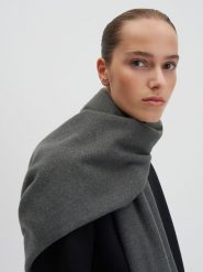 Someday Szal "Barula" w kolorze antracytowym rozmiar: onesize. Czarne szaliki damskie someday., bez wzorów, z materiału. Za 52.99 zł.