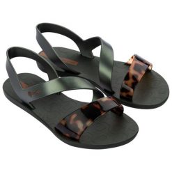 Sandały Ipanema Vibe 82429BD417 zielone. Zielone sandały damskie bez wzorów, z gumy, bez obcasa, bez zapięcia. Za 235.14 zł.
