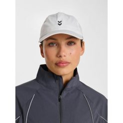 Czapka Hummel Pulse. Białe czapki damskie Hummel, bez wzorów. Za 174.00 zł.