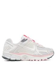 Nike Sneakersy Zoom Vomero 5 FN3695 001 Szary. Szare obuwie sportowe damskie Nike, ze skóry, bez zapięcia. Za 619.99 zł.