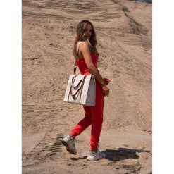 Modna shopperka damska w brązowo-beżowym kolorze z regulowanym paskiem w zestawie Peterson PTN CAN-04. Brązowe torebki klasyczne damskie Peterson, z poliamidu, na ramię, bez dodatków. Za 139.99 zł.