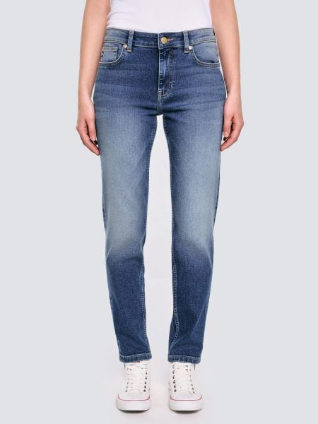 Jeansy damskie granatowe Maggie 546. Niebieskie jeansy damskie Big Star. W wyprzedaży za 249.99 zł.