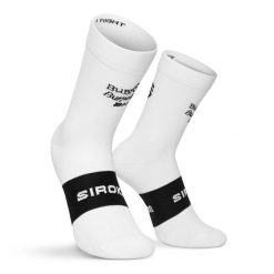 Skarpety kolarskie Burgos Burpellet BH x Siroko Siroko BBBH 26 S1 White. Białe skarpetki damskie SIROKO, bez wzorów, z materiału. Za 67.00 zł.