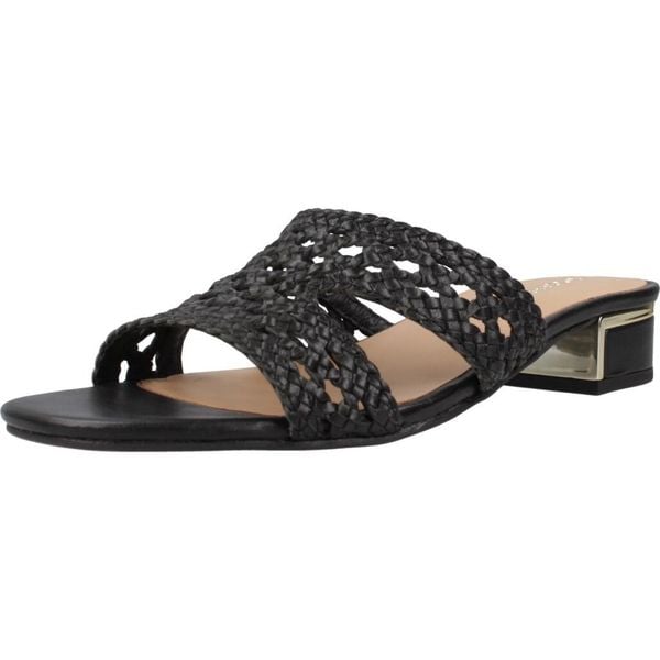 Sandały GIOSEPPO LINN Czarny. Czarne sandały damskie Gioseppo, bez wzorów, ze skóry, bez obcasa, bez zapięcia. Za 312.99 zł.