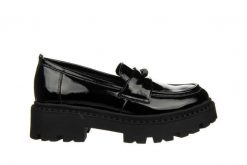 Mokasyny Bayla-159 4897 090-P Czarny Naplak 159162, Skóra lakierowana - 36. Czarne mokasyny damskie Bayla, z lakierowanej skóry, bez obcasa. W wyprzedaży za 314.10 zł.