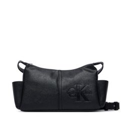 Torebka Calvin Klein. Czarne torebki klasyczne damskie Calvin Klein, bez dodatków. Za 409.99 zł.