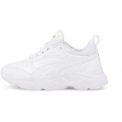 Buty damskie sportowe Puma CASSIA SL. Białe obuwie sportowe treningowe Puma, z gumy, trekkingowe. W wyprzedaży za 248.00 zł.